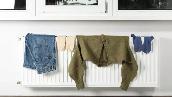 Nagyon rosszul teszed, ha a radiátoron szárítod a ruhákat!