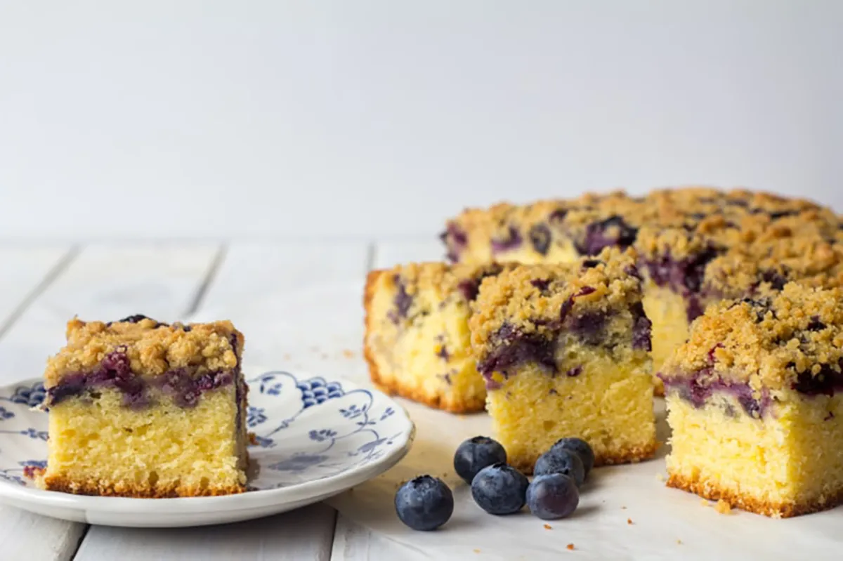 Morzsás süti áfonyával receptje 