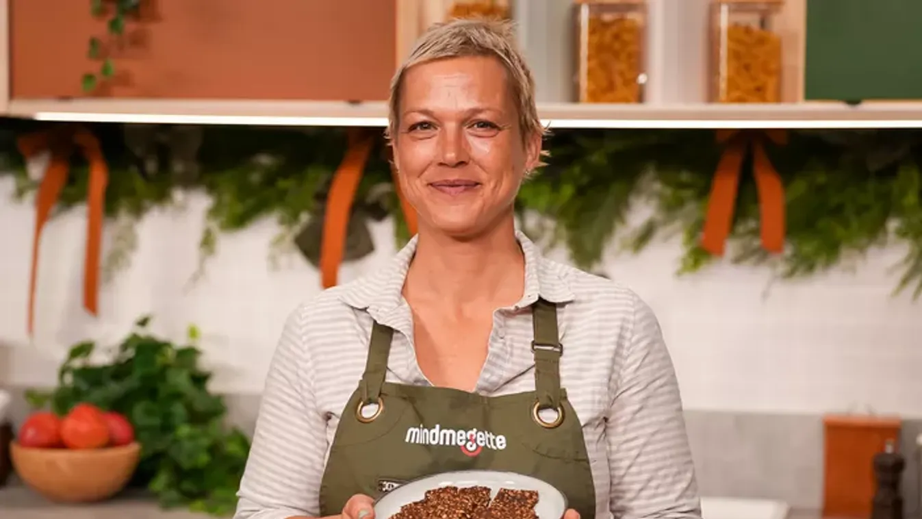 Egészséges nassolnivaló otthon: vadgyümölcs teszi különlegessé a müzliszeletet