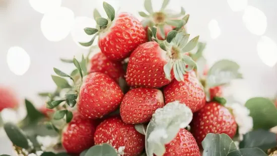 Döbbenet, milyen korán érkezik idén a görög eper