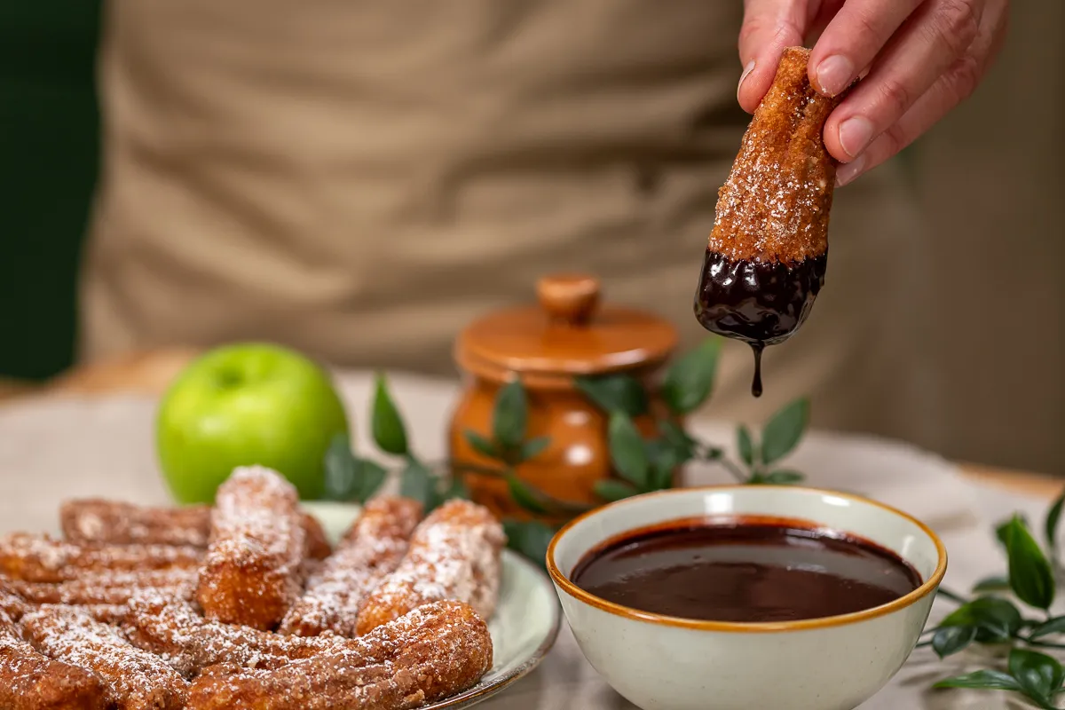 Churros csokoládémártással 