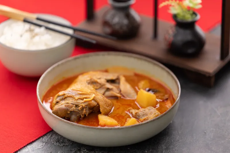 Thai csirke curry (Massaman Gai)
