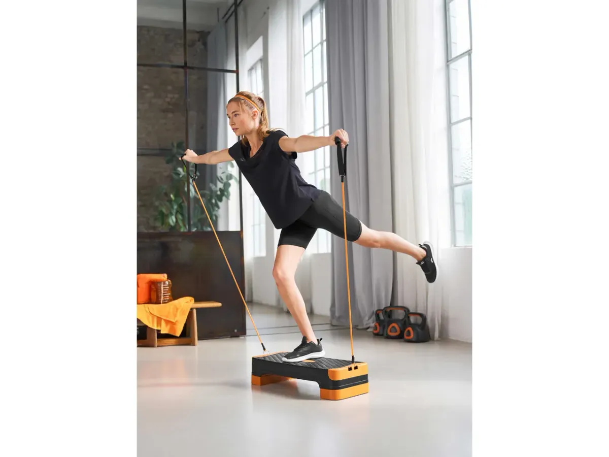 Ez a steppad garantáltan megmozgatja minden porcikánkat.