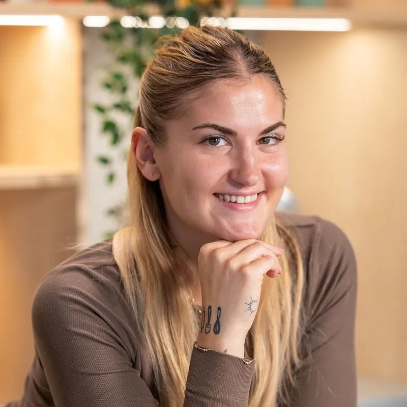 Téglás Kataavatár kép