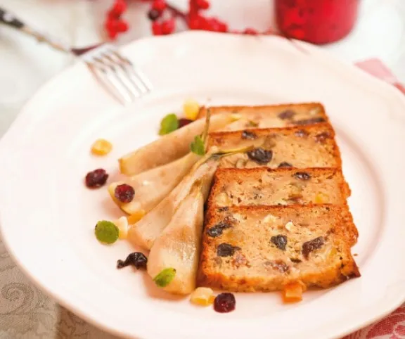 Gyümölcskenyér karácsonyi fűszerekkel sült körtekompóttal