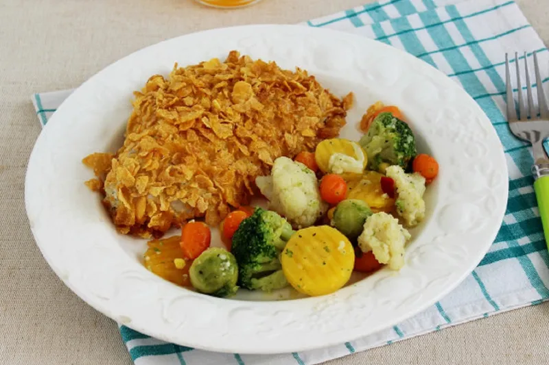 Sütőben sült corn flakes bundás csirkemell