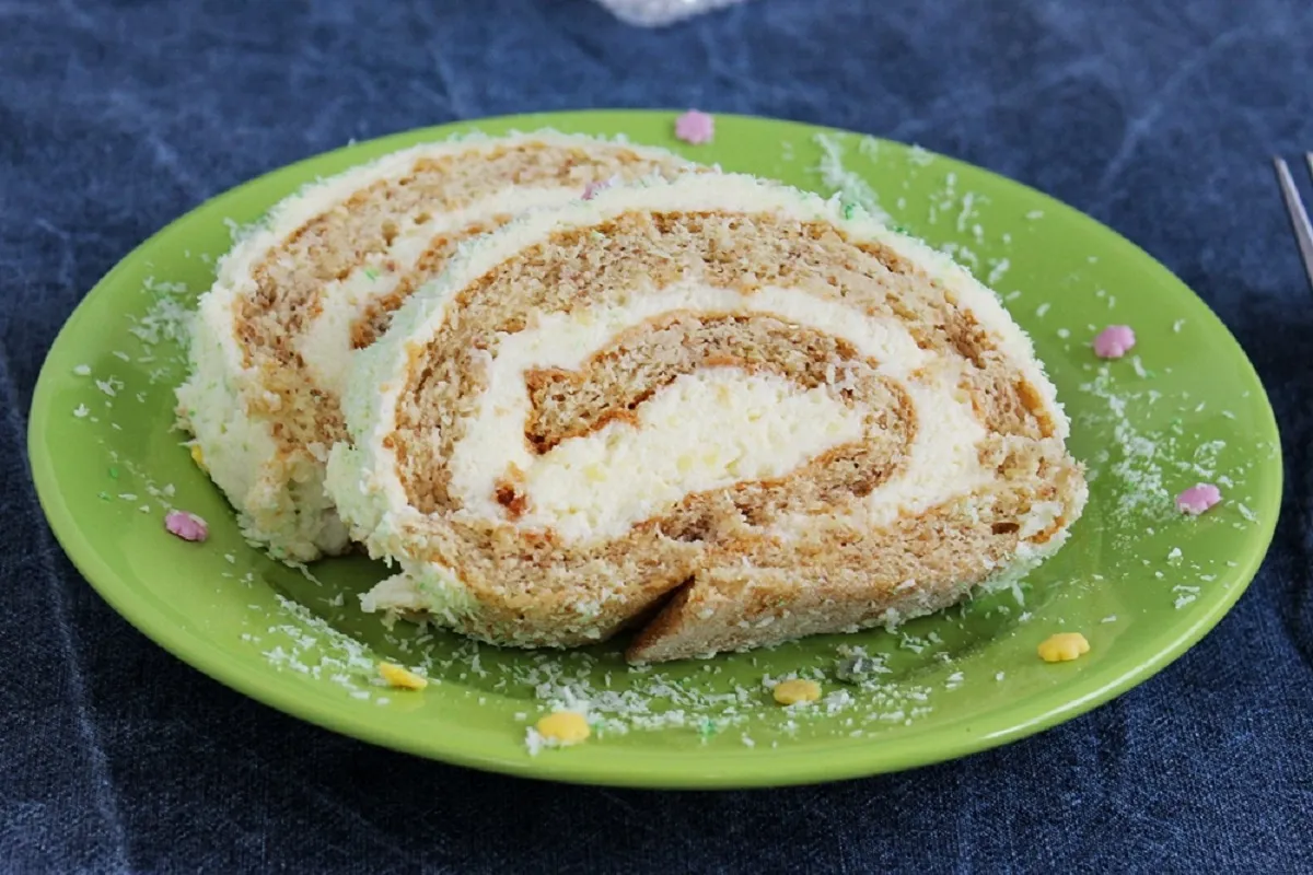 Diós piskótatekercs vaníliakrémmel