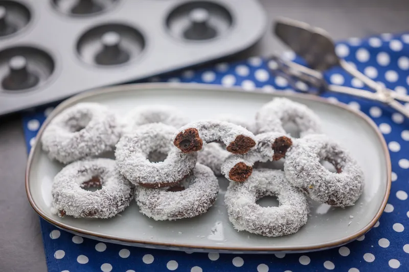 Japán csokis-kókuszos fánk