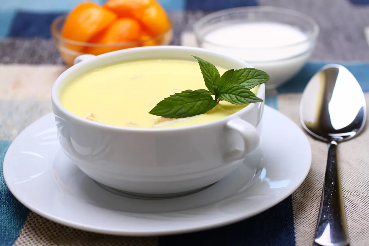 Hideg őszibarack-krémleves