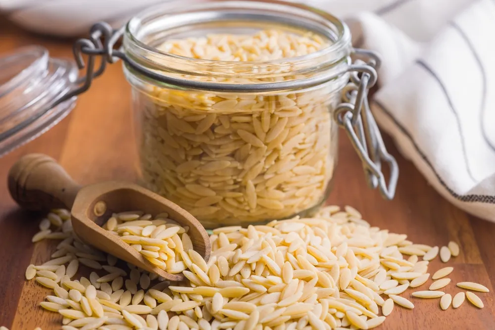 Egészséges és olcsó alapanyag az olaszok egyik kedvence, az orzo tészta, azaz a rizsszem tészta
