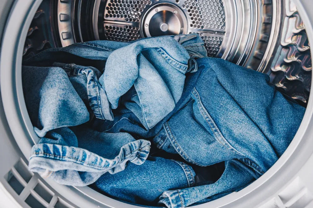 Van néhány alapszabály: farmert kényes ruhákkal például nem szabad együtt mosni.