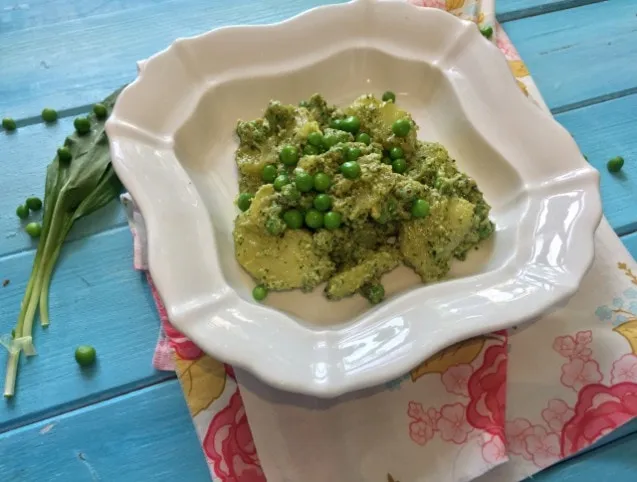 Medvehagymás-majonézes burgonyasaláta (vegán)