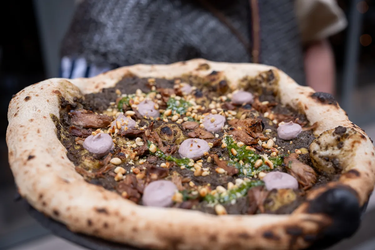 A római kori pizza egy érdekes kísérlet, amibe  most egy hónapig bárki beleharaphat