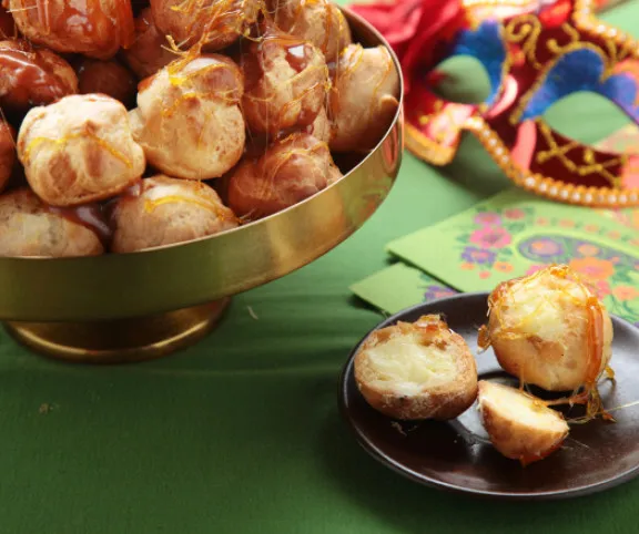 Karamellás fánktorony (Croquembouche)