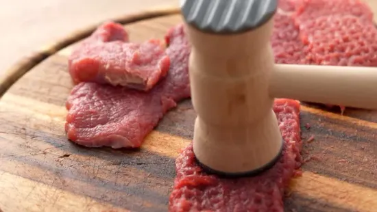 Így klopfolj, hogy tökéletes legyen a vasárnapi rántott hús!