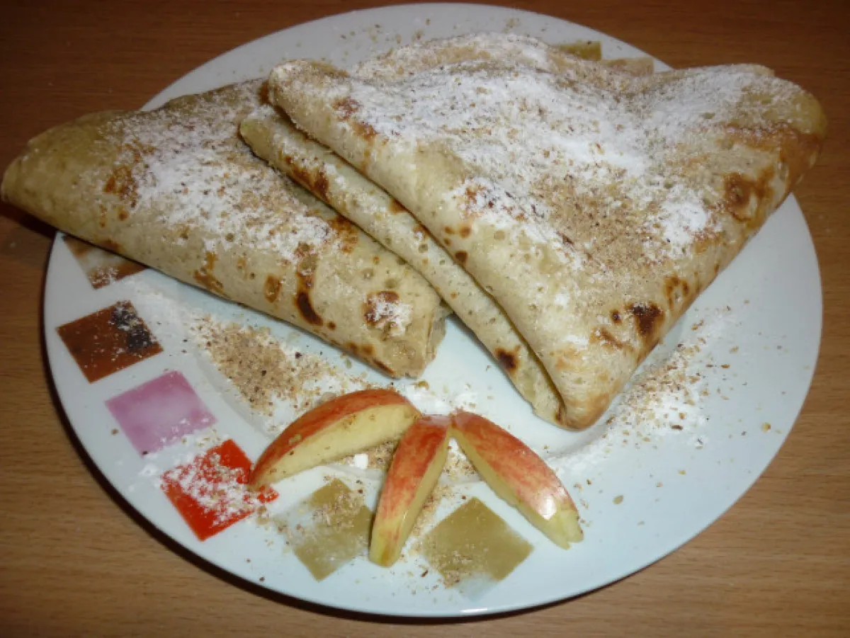 Őszi palacsinta darált dióval és almával