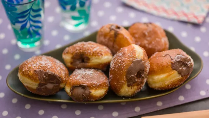 Mogyorókrémes bomboloni (olasz töltött fánk)