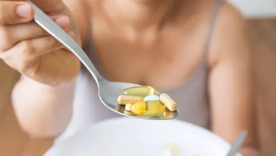 9 étrend-kiegészítő 50 felett: ezekkel biztosíthatod az egészséges öregedést