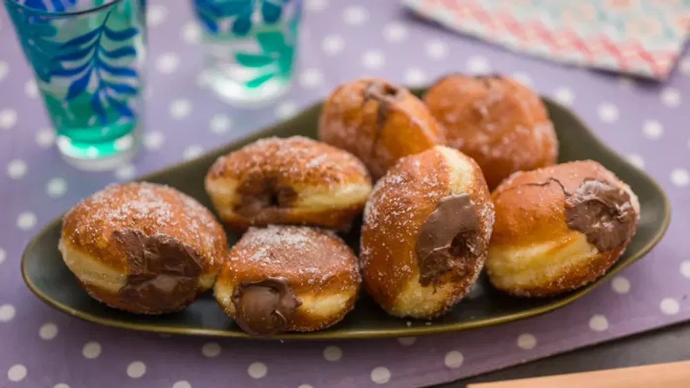 Mogyorókrémes bomboloni (olasz töltött fánk) recept