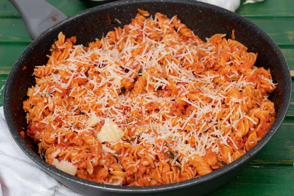 Nagyon krémes paradicsomos tészta húsmentesen