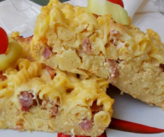 Sajtos-sonkás tészta