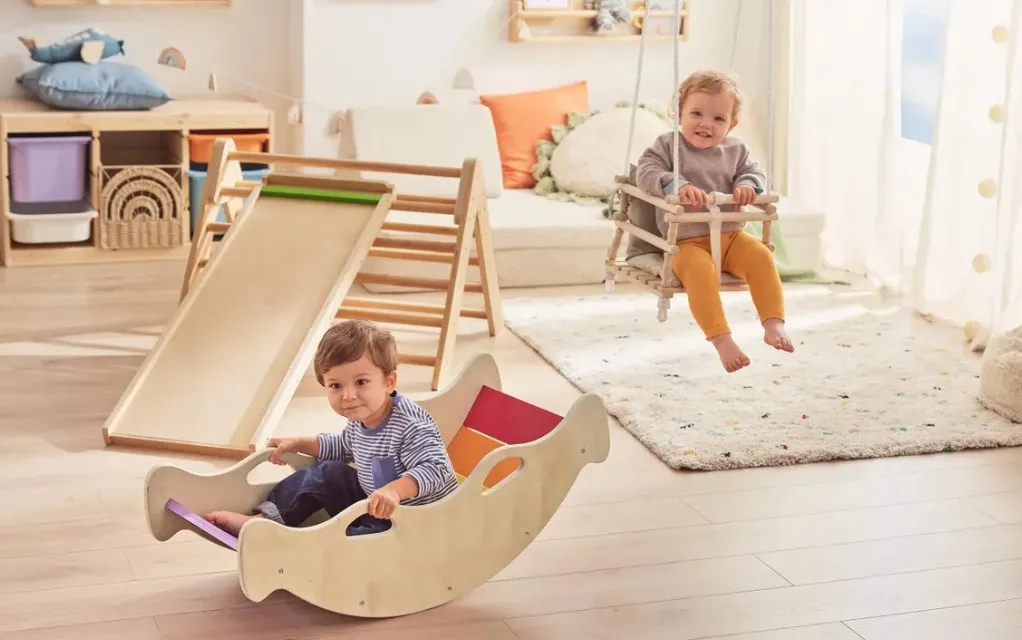 A Lidlben található Lupilu prémium hinta sokat segít a gyerekek fejlődésében