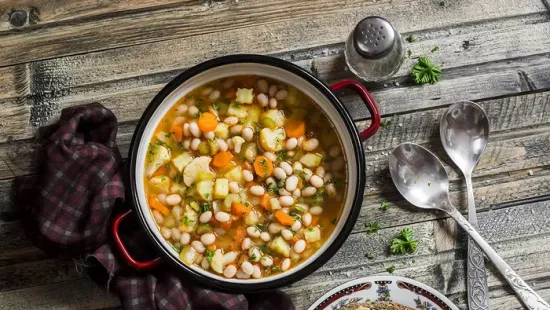 5 egyszerű tipp, amitől igazán ütős lesz a zöldséges bableves