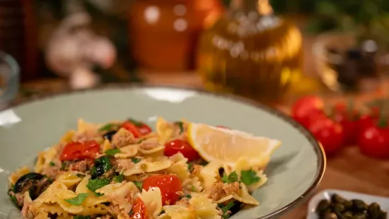 Mediterrán ízek 25 perc alatt: ez a tonhalas tészta az új kedvenc!