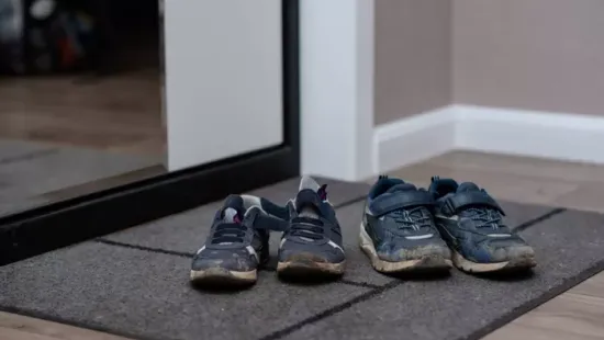 Sárfoltok nyom nélkül: bevált házi praktikák a tiszta lakásért