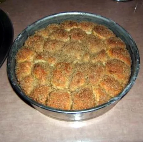 Aranygaluska kenyérsütőgépben kelesztve