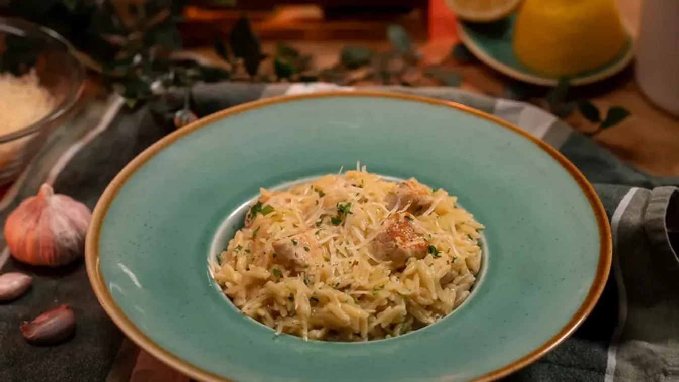 Fokhagymás-csirkés orzo tészta