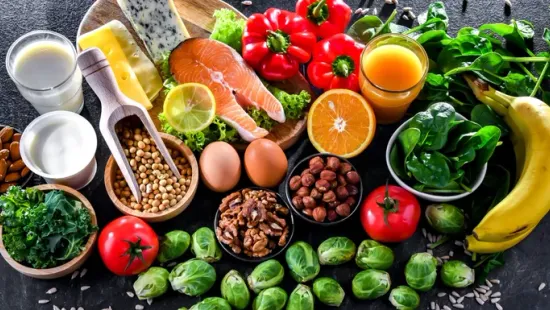 Ezt a 3 dolgot minden nőnek fogyasztania kellene a csontok egészségéért