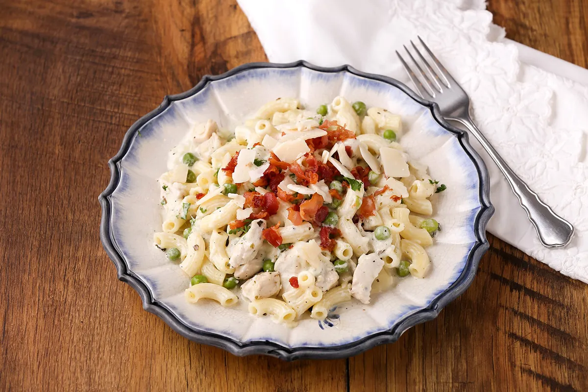 Csirkés-baconös tészta receptje 