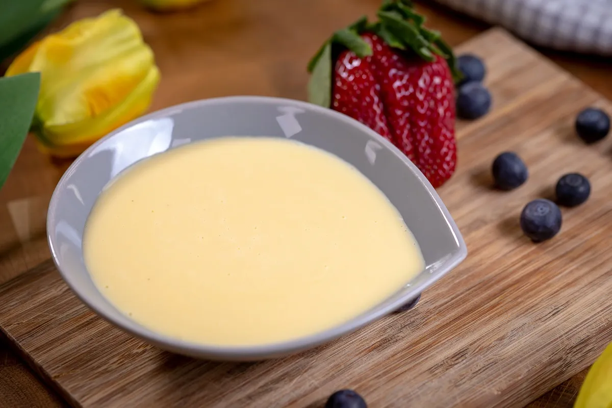 Így készül az angolkrém, a madártej alapja /Fotó: Mindmegette