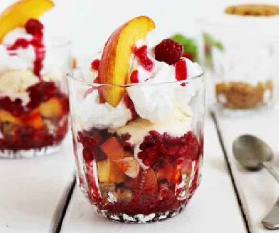 Peache Melba pohárdesszert