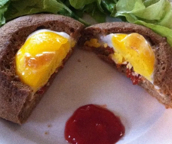 paleo melegszendvics tükörtojással