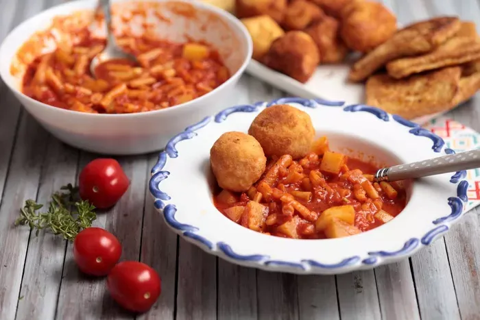 Zöldbabfőzelék rizsgolyóval