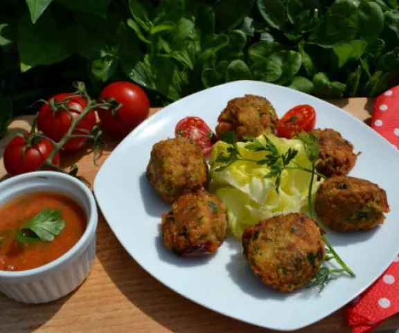 Zöldfűszeres halgolyók