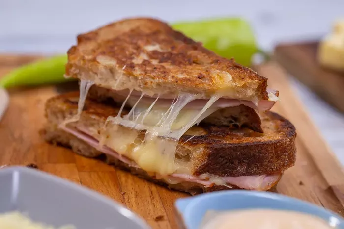 Serpenyős melegszendvics