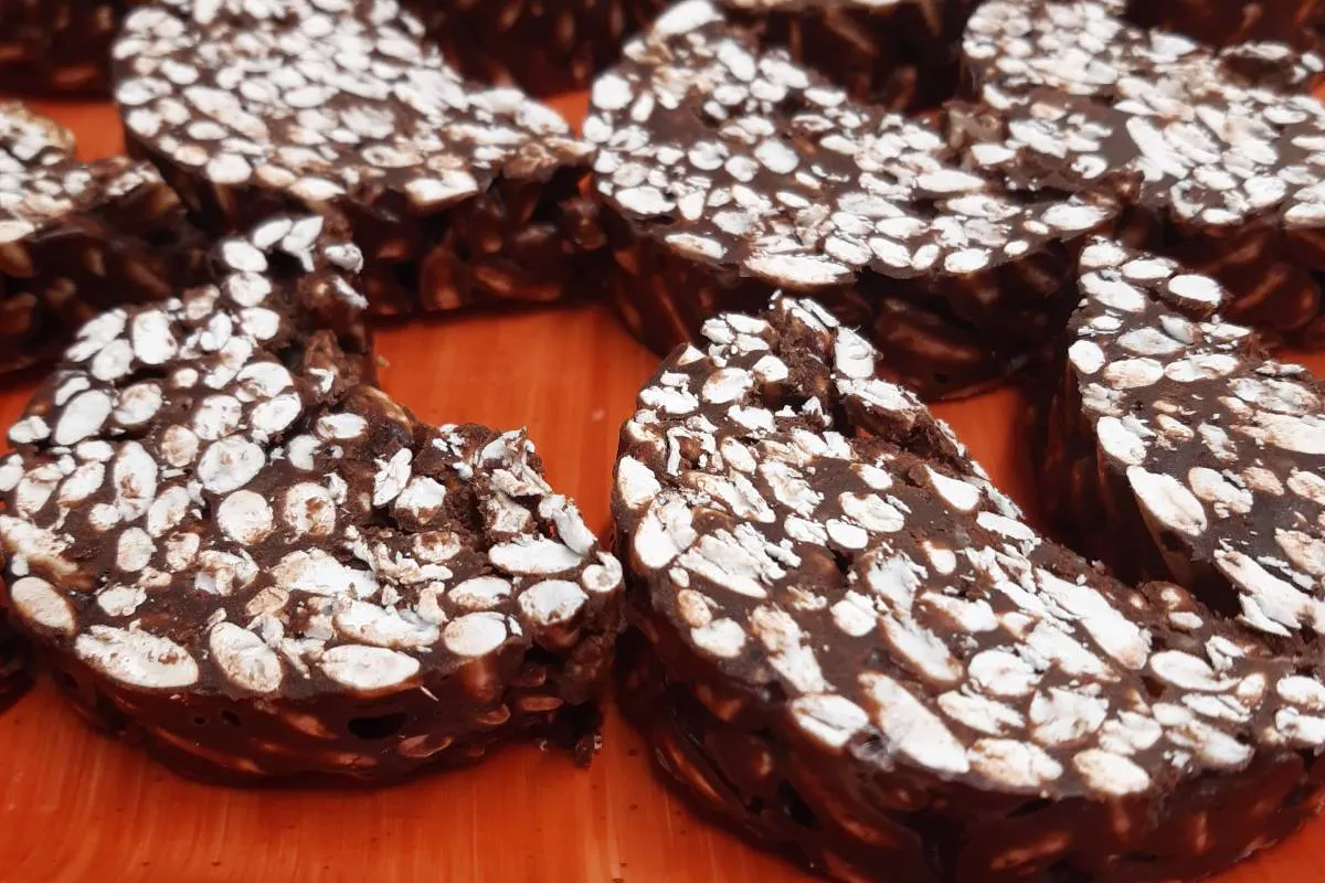 Puffasztott rizses csoki házilag - retro édesség, ami ezerszer jobb, mint a bolti!