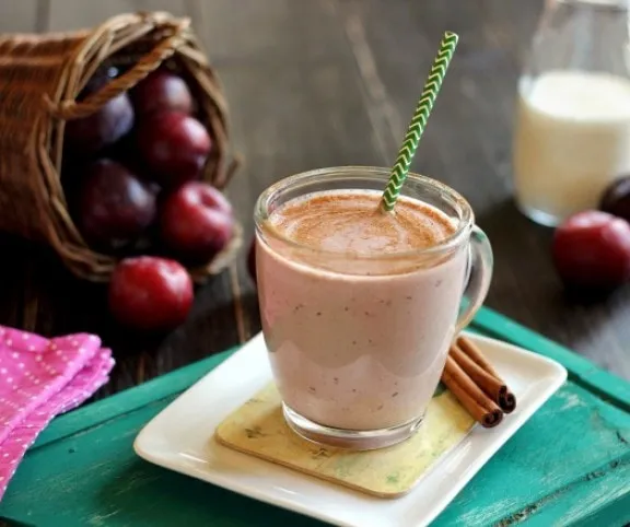 Fahéjas-szilvás joghurtital
