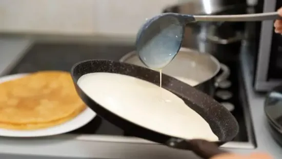 Tényleg pihentetni kell a palacsintatésztát sütés előtt? Itt a válasz, jól csinálta-e a nagyi! 
