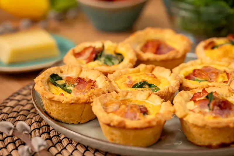 Mini quiche sonkával és bébispenóttal