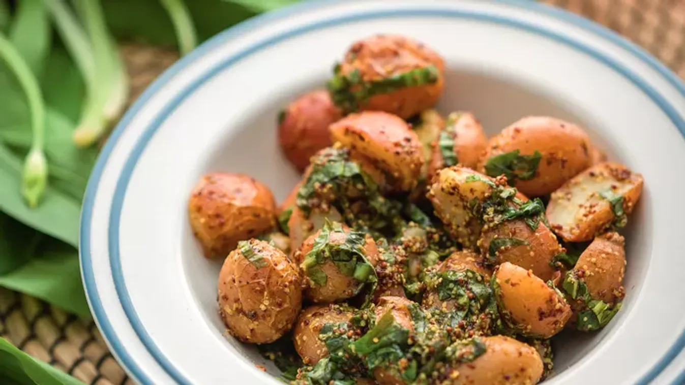 Medvehagymás krumplisaláta (ecetes) recept