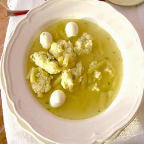 Zöldbabos fürjtojásleves