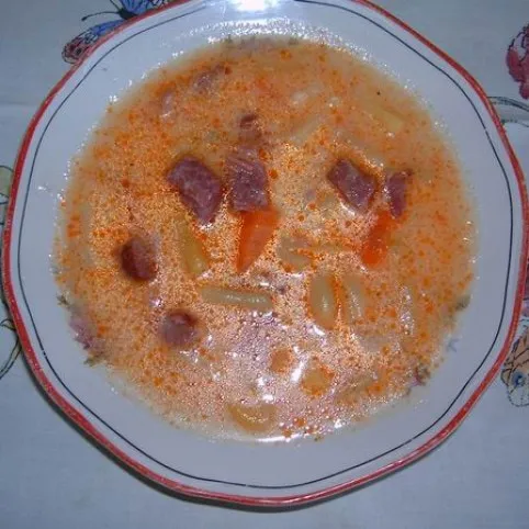 Tejfölös zöldbableves füstölt csülökkel