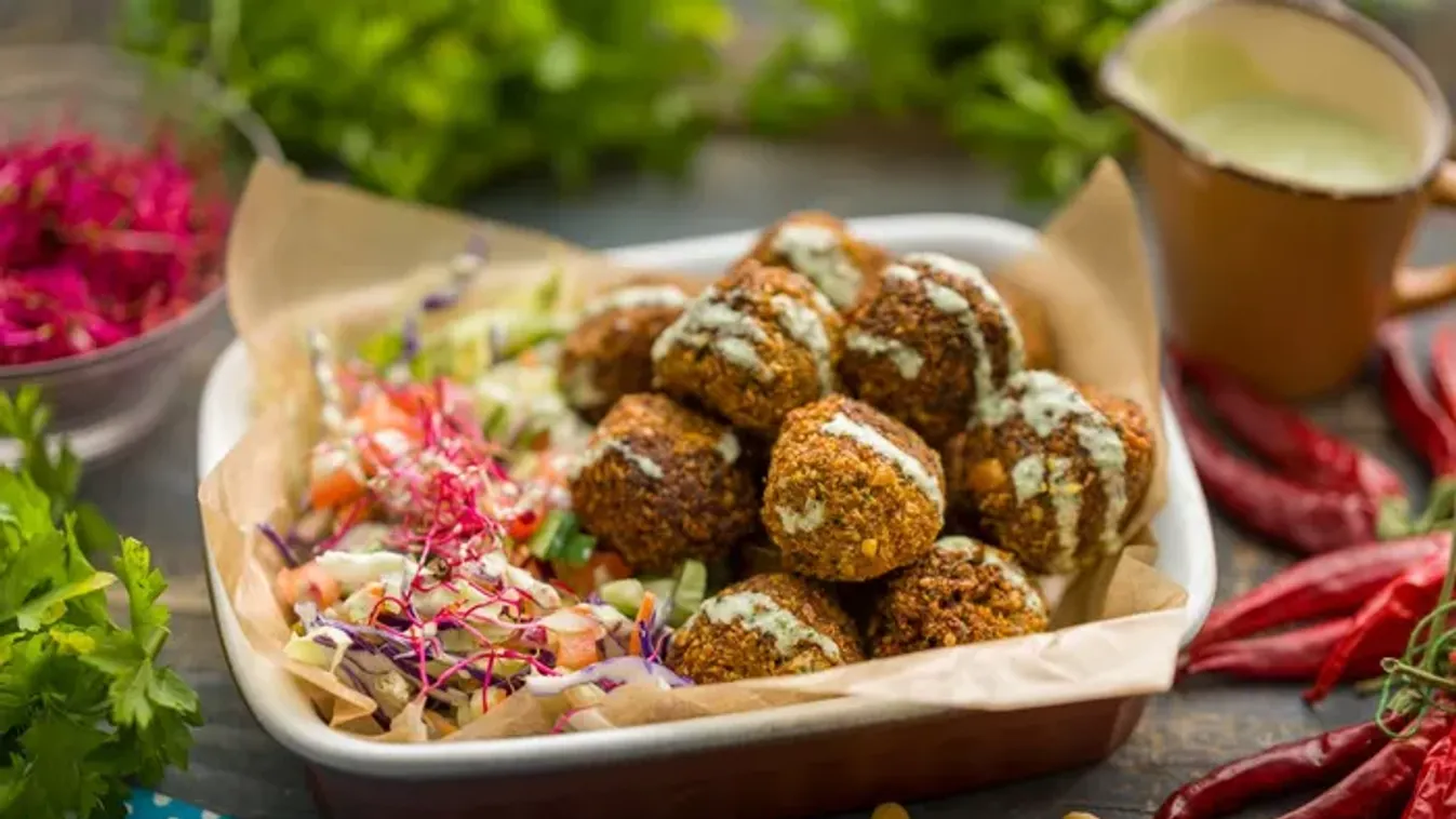 Falafel salátával recept