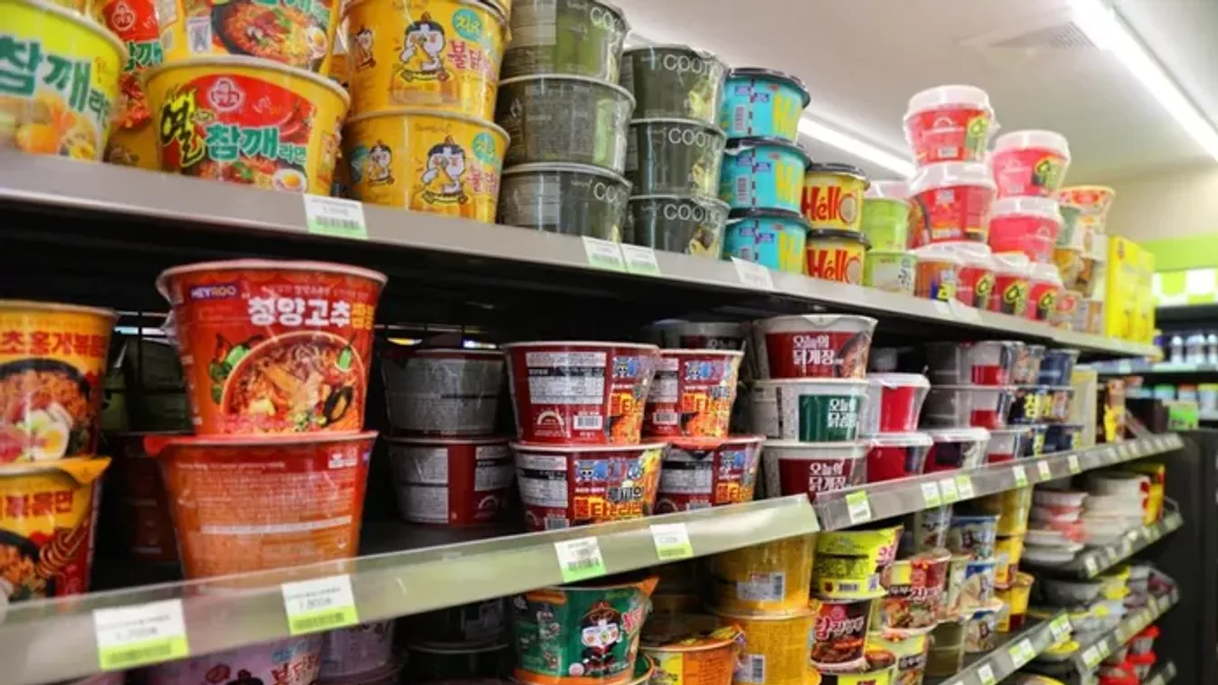 Új magyar boltlánc hódít: nemcsak vásárolni, hanem ebédelni is tudsz az üzletben