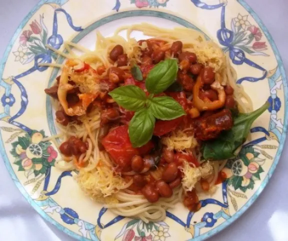 Paradicsomos babos-darát húsos spagetti