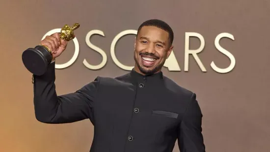 Michael B. Jordan Oscar-díjat nyert a Bűnösökért – így formálta át a testét a szerep kedvéért